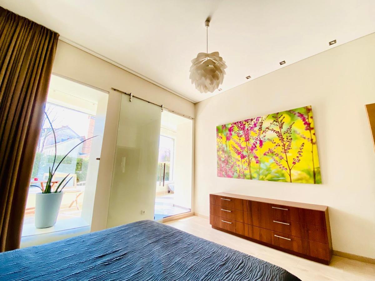 Great Flat With Terrace In Oldtown-Prime Rentals Kaunas Extérieur photo